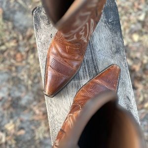 ARIAT western boots